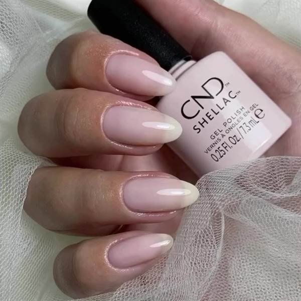 SMALTO SEMIPERMANENTE SHELLAC OF THE MOMENT